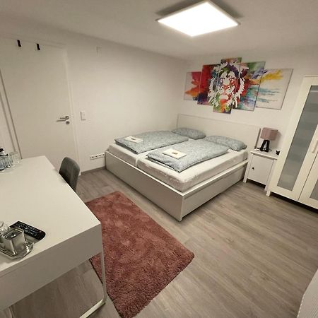 #3 Bequemes Zimmer Mit Pool Und Garten Memmingen Buitenkant foto