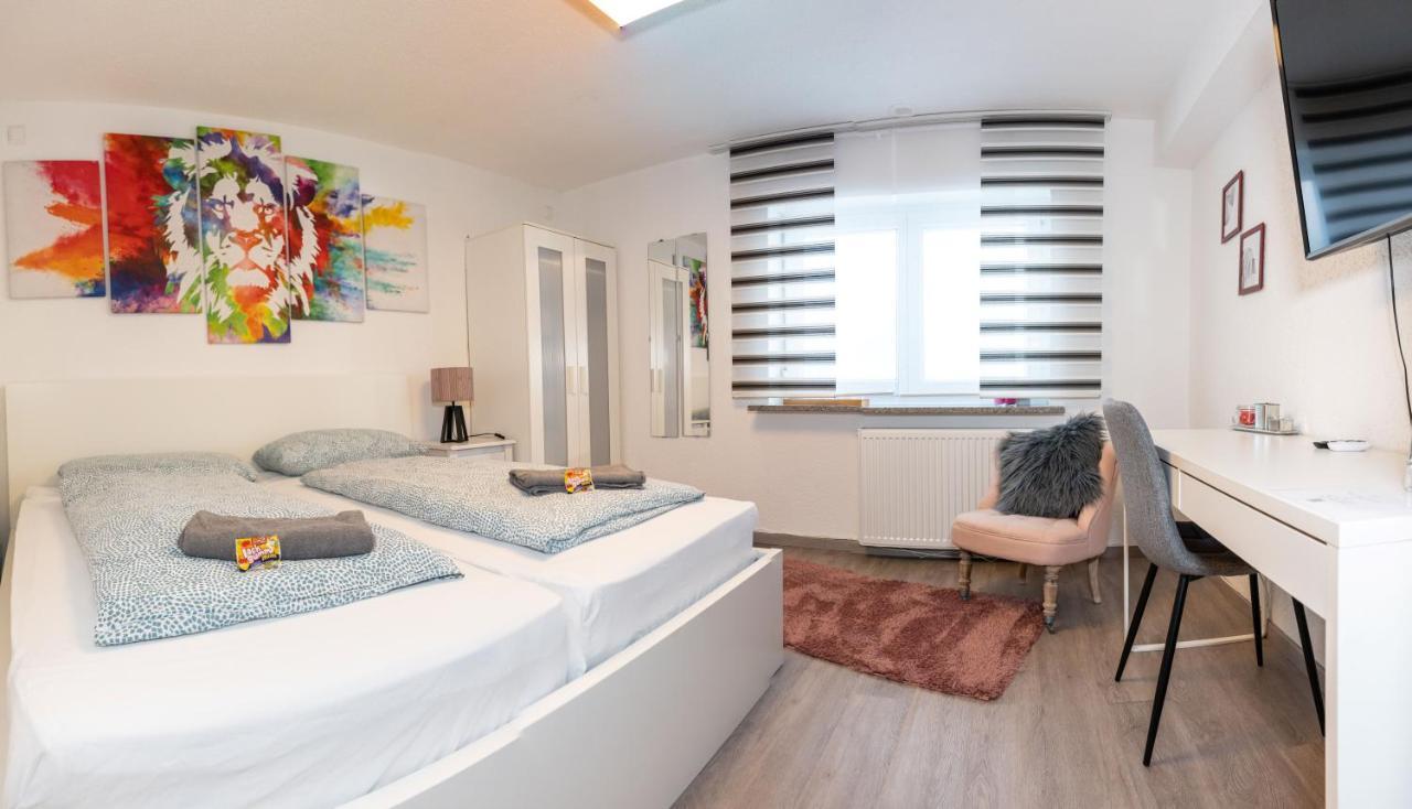 #3 Bequemes Zimmer Mit Pool Und Garten Memmingen Buitenkant foto