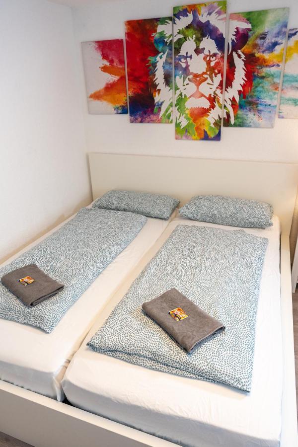 #3 Bequemes Zimmer Mit Pool Und Garten Memmingen Buitenkant foto